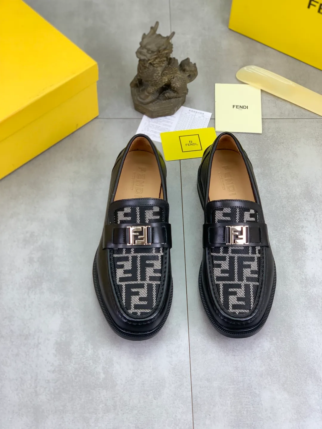 ​Men's shoes 💰P480💰[New model] Water dyed cowhide 🆘 The latest FENDI (Fendi) new casual leather shoes 🕶️🕶️Simple routing effect, showing an elegant and cool driving shoe 🎬Made of Italian 🇮🇹 imported calfskin + first-layer water-dyed cowhide lining🐂Excellent material🎬Detailed workmanship 🤗Comfortable foot feel➰➰. ​Pair it with any outfit to show your taste and temperament, low-key luxury ♻️Design ​simple and elegant ​noble and fashionable 🍃​Very loved and favored by trendy men 💓❤️Size: 38-44 2⃣️colors available